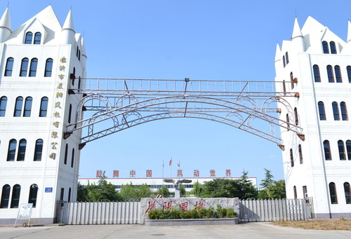 【三星表示其HBM4顯示出差異化競爭力】三星電子執行長Jun Young Hyun在向員工發表的新年致辭中表示，公司的第四代高頻寬記憶體（HBM4）展現出差異化競爭優勢，甚至贏得了客戶 “三星王者歸來” 的評價。他強調，需藉助前沿人工智慧技術，開發半導體專用人工智慧解決方案，並將其應用...:人工智慧