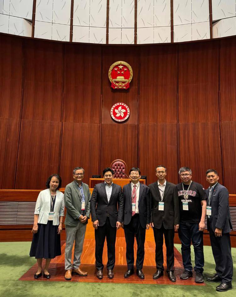 原創霍啟剛公開35套房產，28套出租堪比全球包租婆，坦誠態度令人敬佩