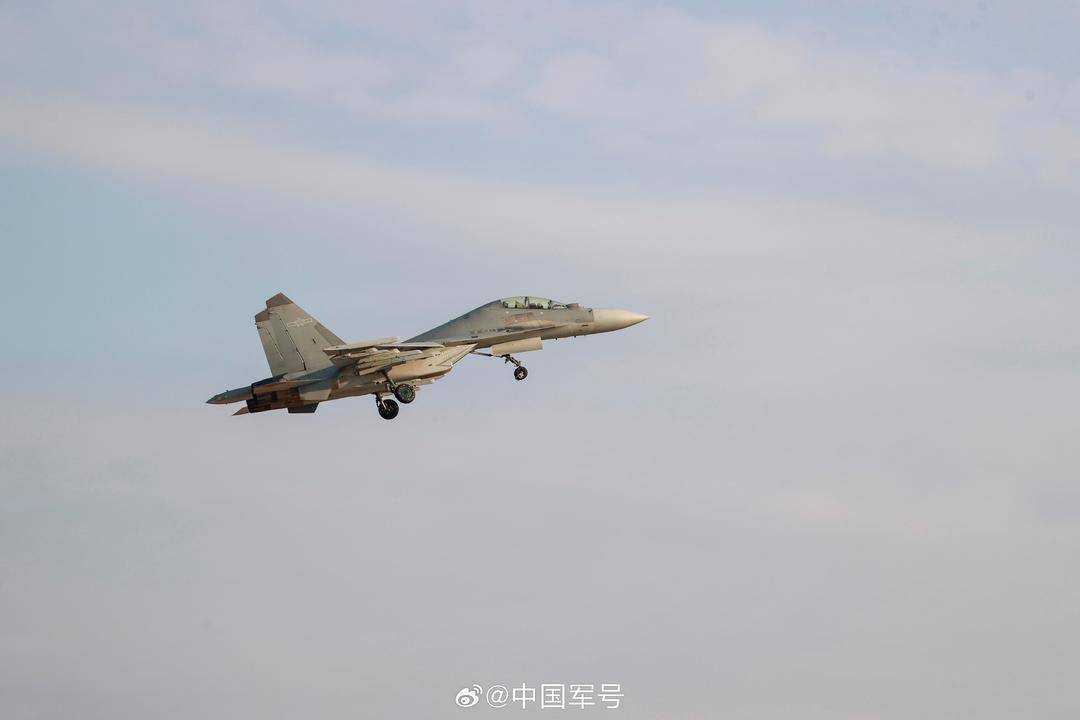 一鍵收藏！解鎖戰鷹冬日訓練最新桌布