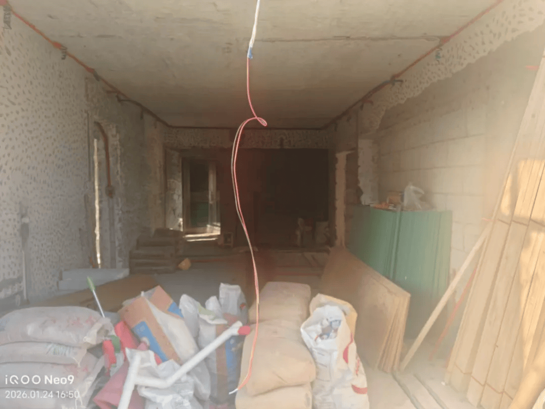 交了錢，裝修公司卻一夜“蒸發”？有業主裝修到一半就停工，知名家居上市公司子品牌授權經銷商遇到麻煩了