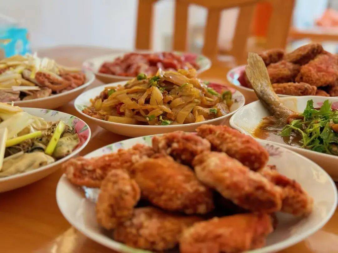 深夜，電子醫生，托起中老年人