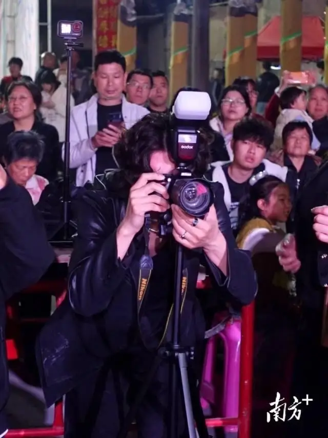 時代的年味｜“00後”大學生回鄉接棒辦“村晚”