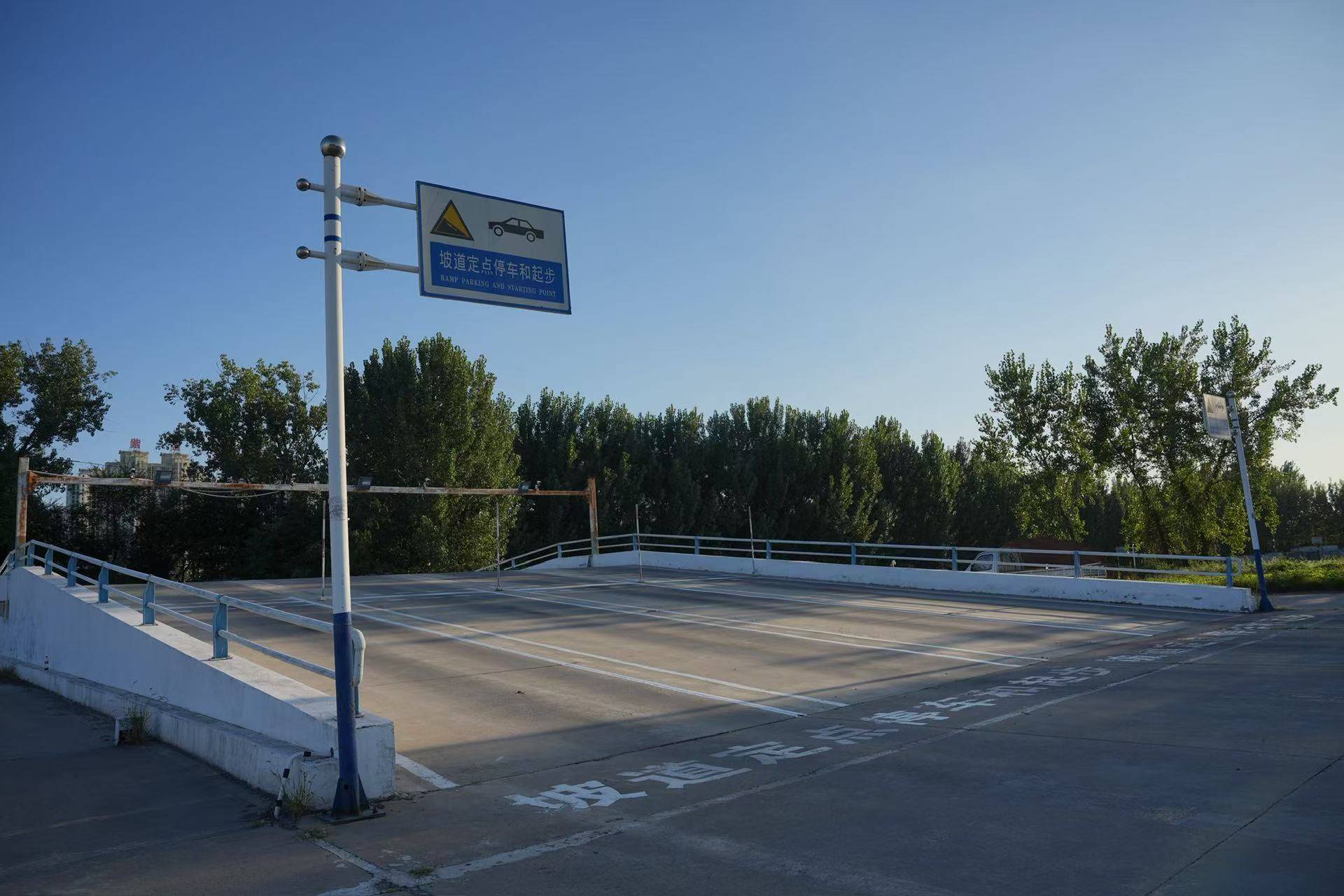 想找班車接送駕校，秦皇島宏達駕校是好選擇嗎