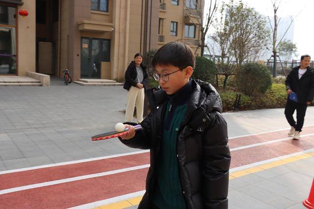 鄭州這所小學將開學前的收心會開在了社羣裡……