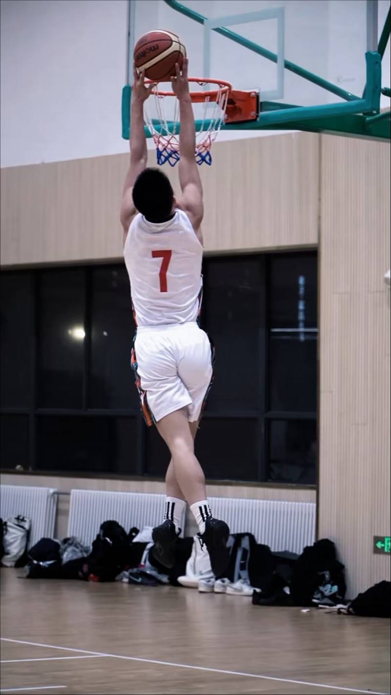 中國中西部青少年籃球錦標賽，龍華中學男籃斬獲全國亞軍