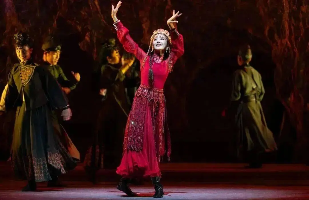 這部佟麗婭主演的舞蹈詩劇，用舞蹈書寫了民族的散文詩