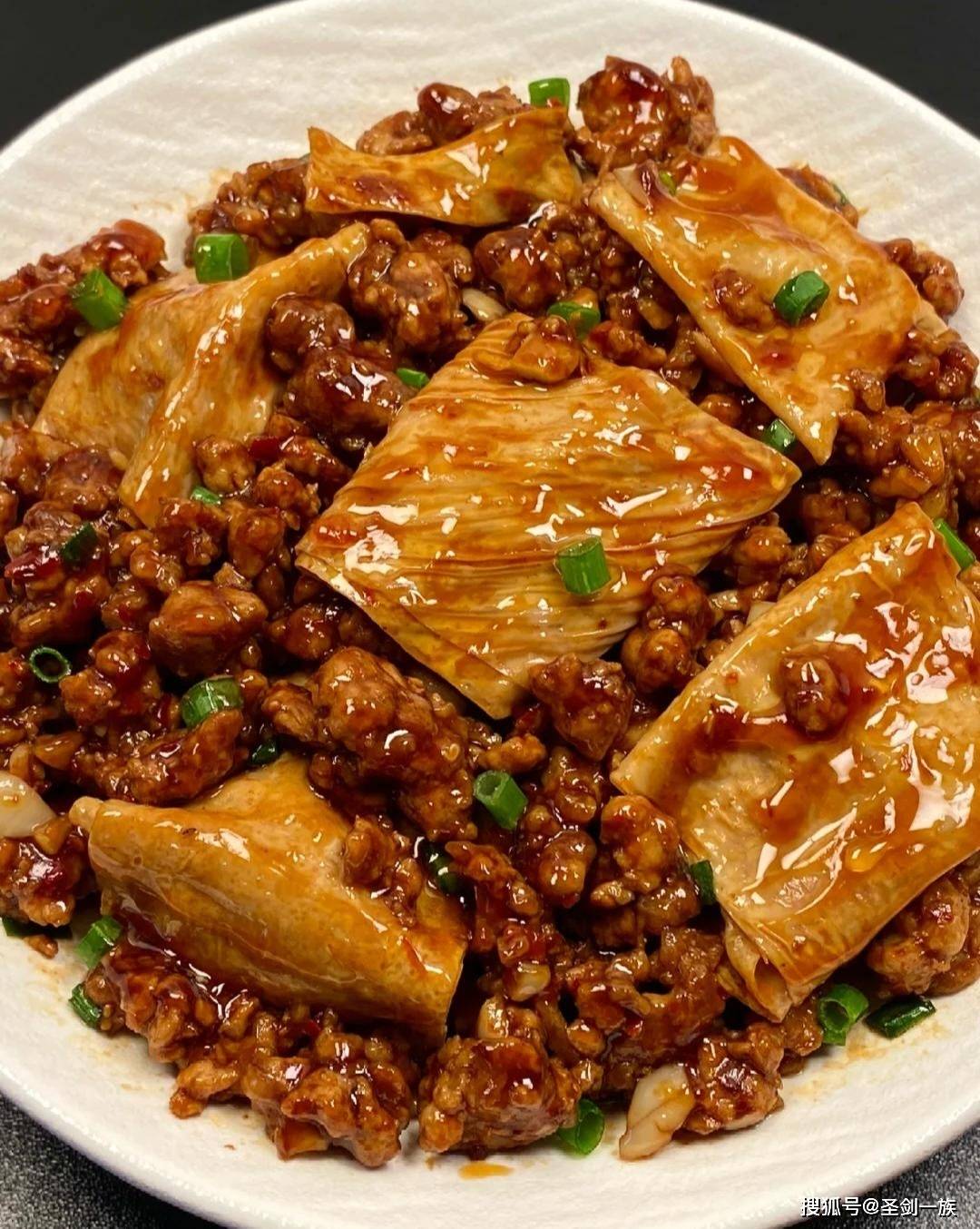 在家請客別發愁！8道菜譜搞定一桌席，簡單好吃還撐場面！