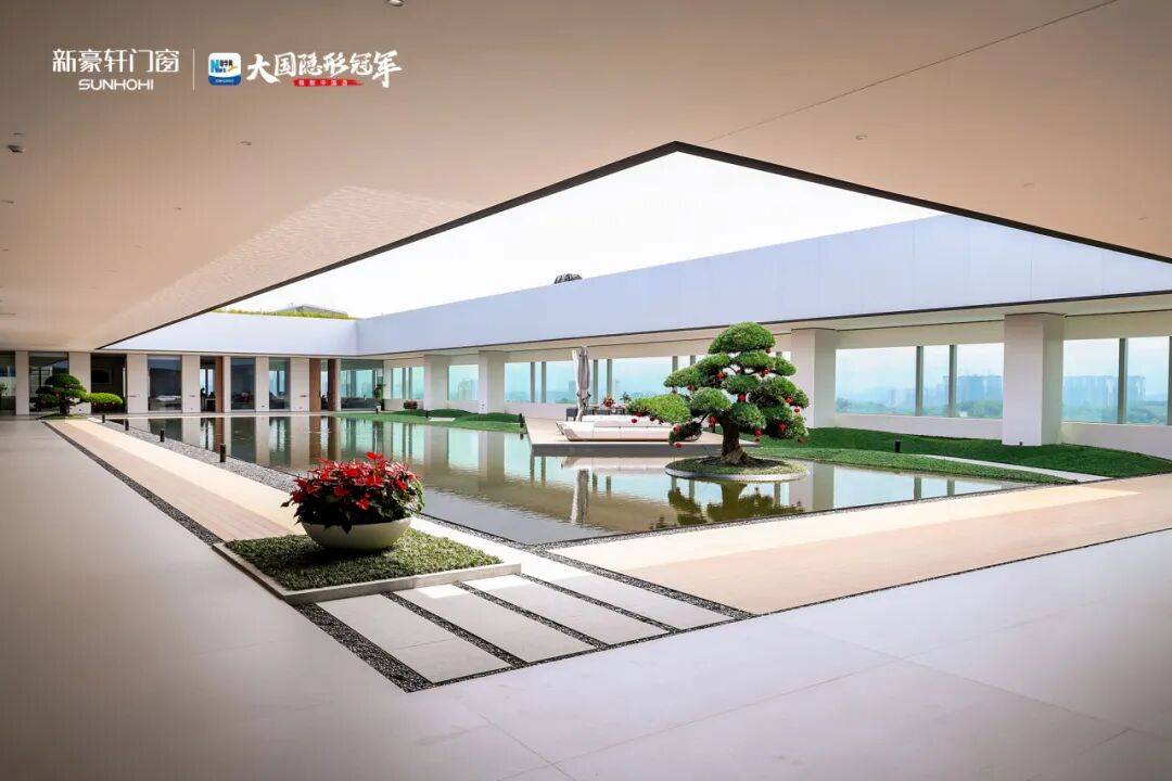 傑出貢獻獎｜新豪軒門窗紮根千億街道，以實業擔當共繪發展藍圖