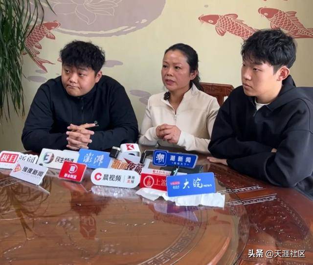 22歲患重病女孩地鐵吐血後脫外套將地板擦乾