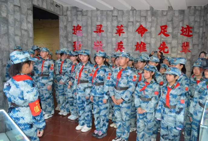 黑龍江省希望小學開展“清明祭英烈”主題活動