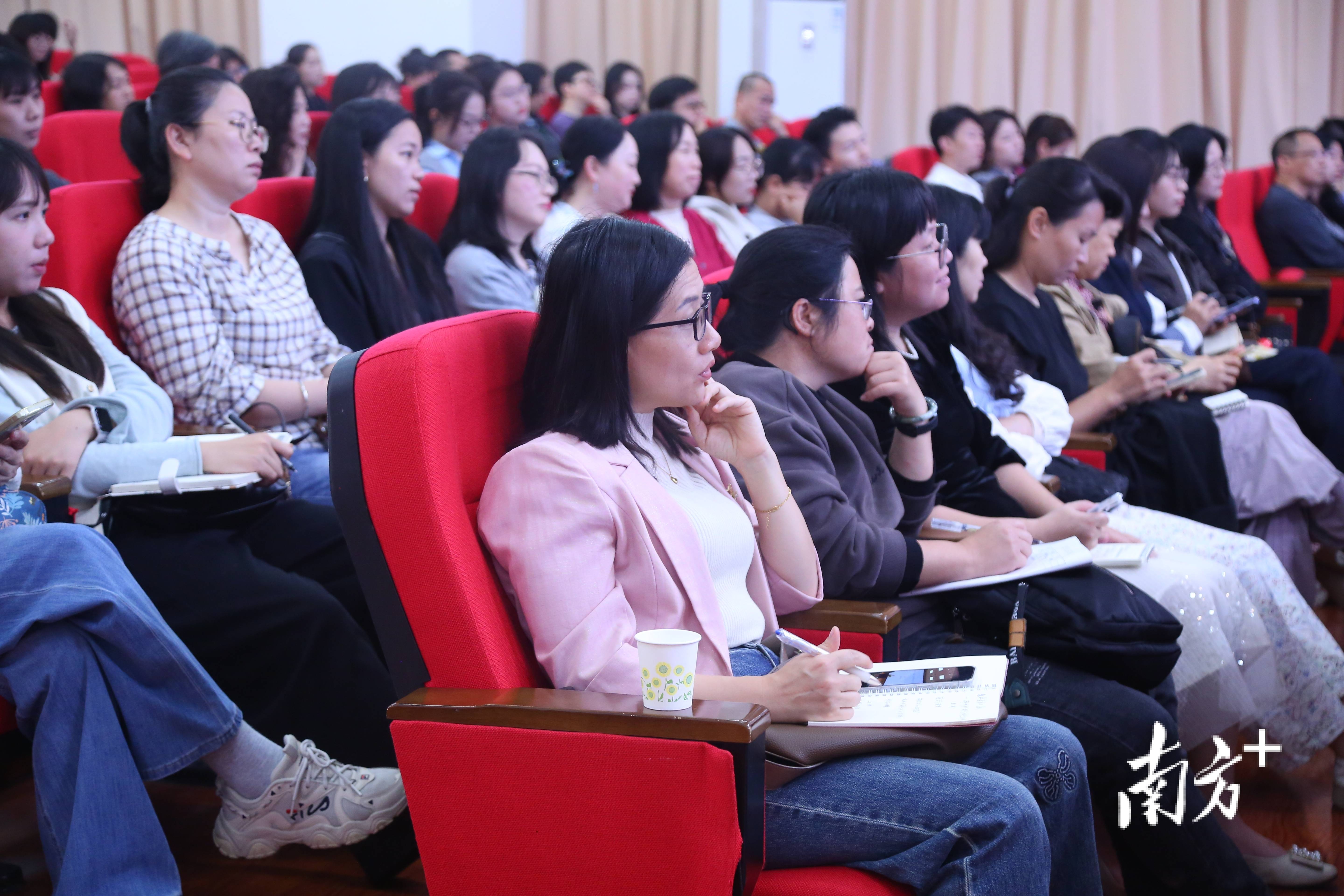 書法大咖現場揮毫，潮州美育教師零距離學藝