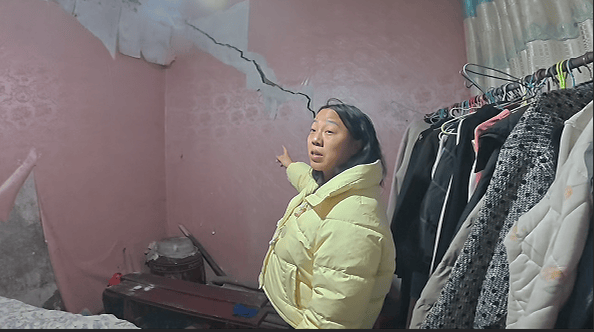 採煤致山體開裂，貴州一村400多名村民房屋千瘡百孔無處可搬，申請宅基地被推脫，包村領導：你就去依法起訴啊