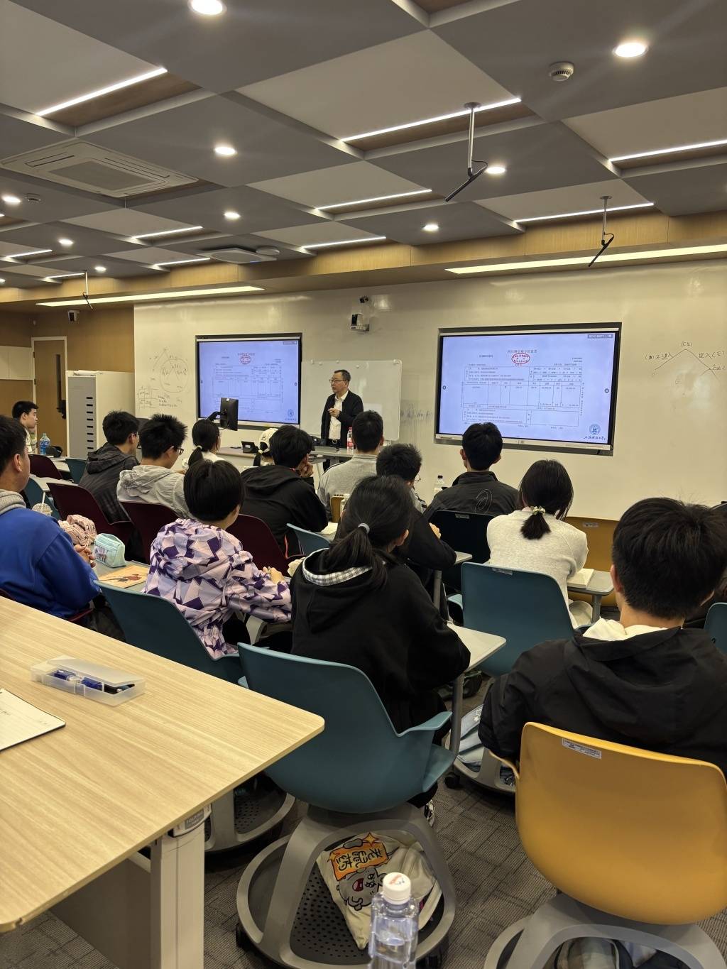 高一學生也能聽大學名師上課？復旦、同濟、上財聯合打造週末先修學堂