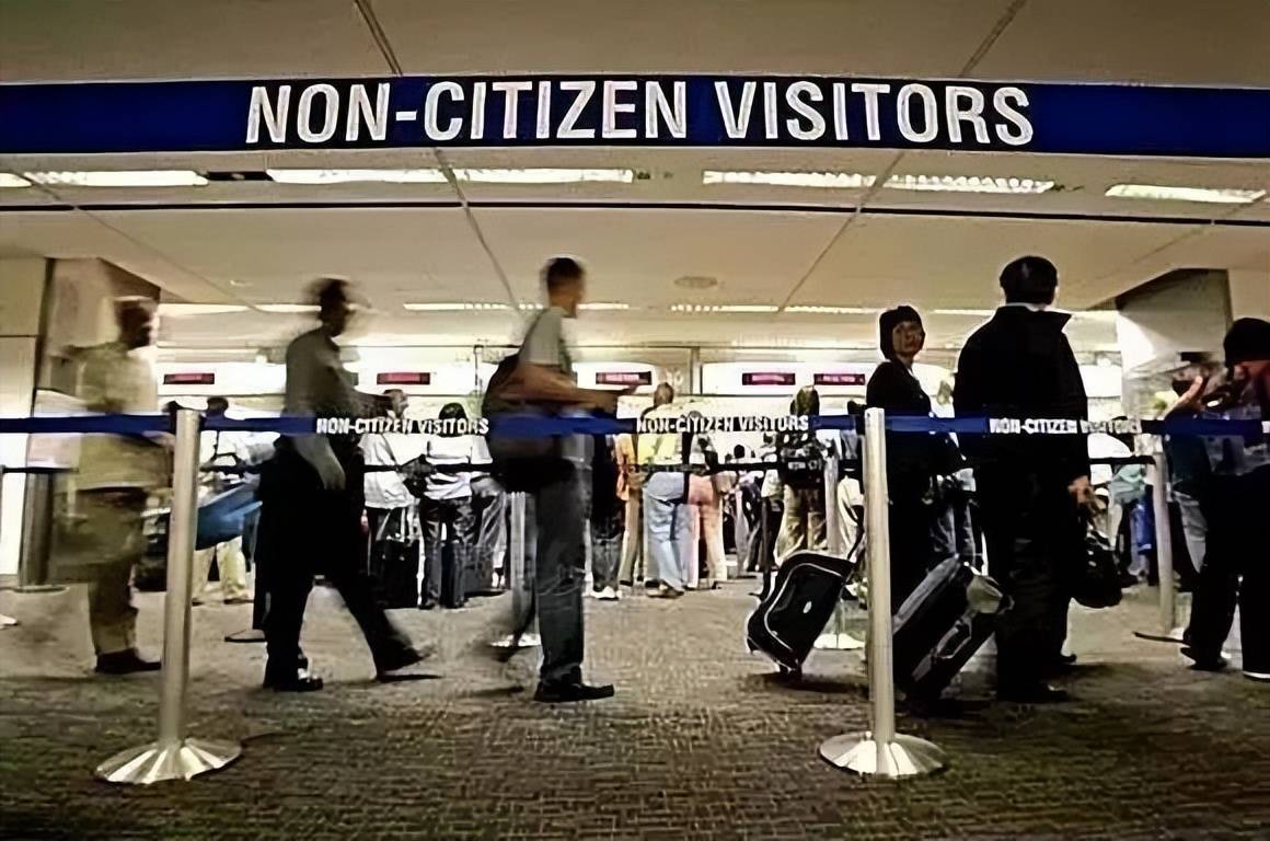 原創53萬留學生陸續回國，特朗普呼籲對華敞開大門，是擺鴻門宴？