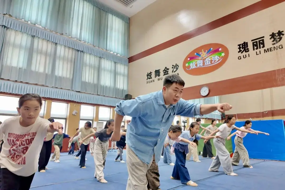 鄭州版“放牛班的春天”：一群小學生用舞蹈微電影治癒全網