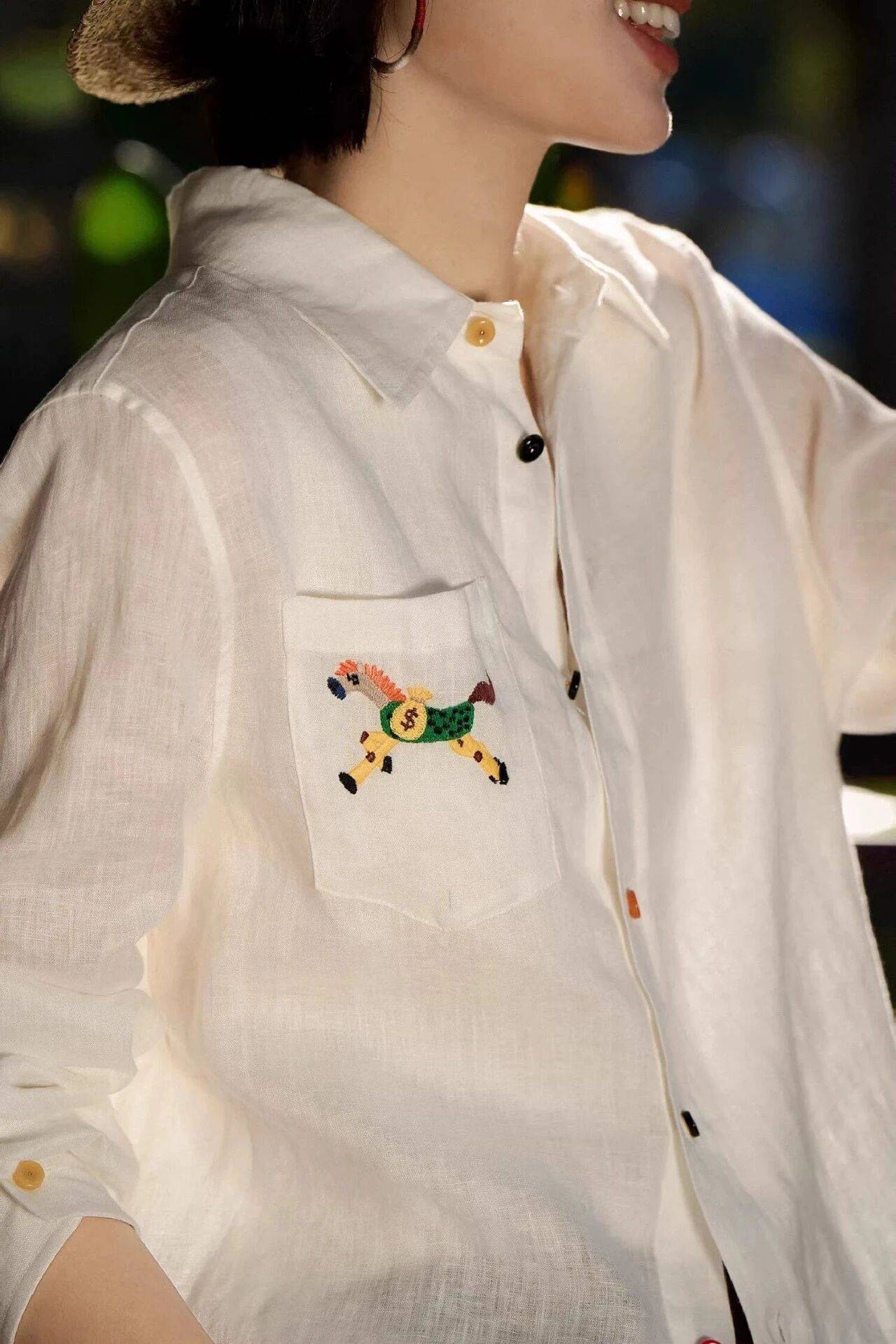 今夏爆火“老錢風”刺繡襯衫！太太顯氣質了