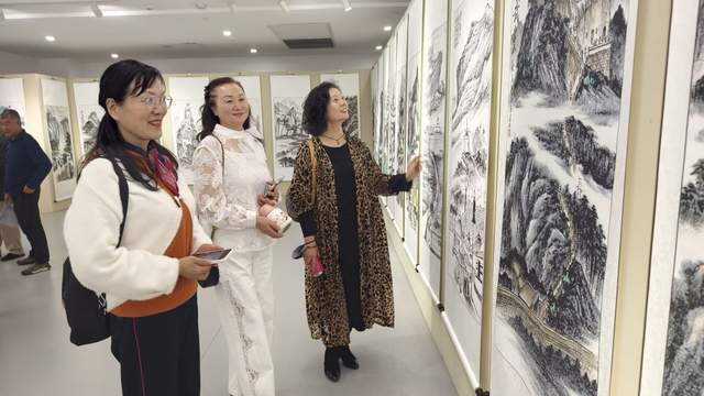 原創鄂州人自己的山水盛宴！這位本土畫家130幅焦墨畫驚豔亮相圖書館