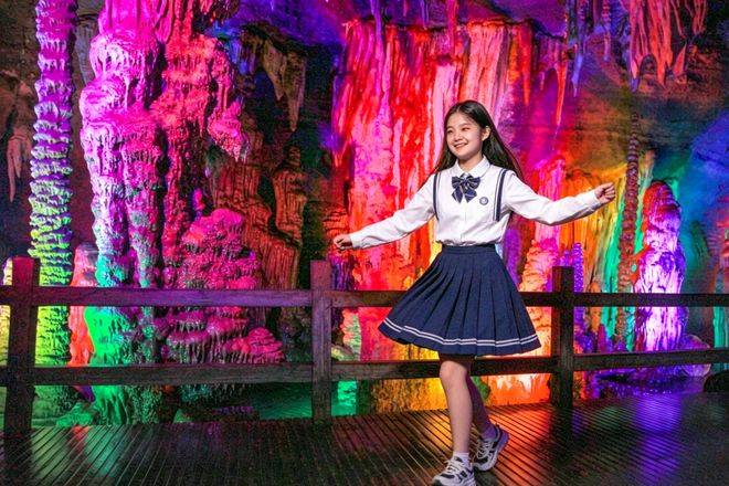 春假，螢火蟲水洞.地下大峽谷旅遊區“野味”十足！