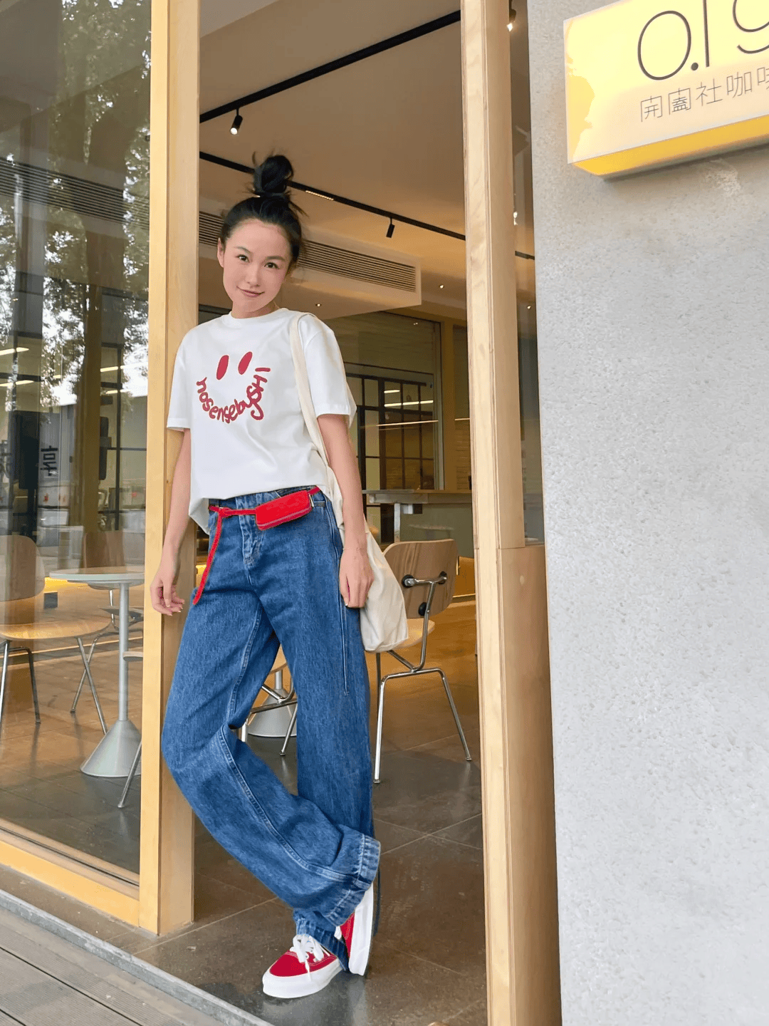 40歲女性的初夏穿搭，鬆弛感才是最高階的精緻