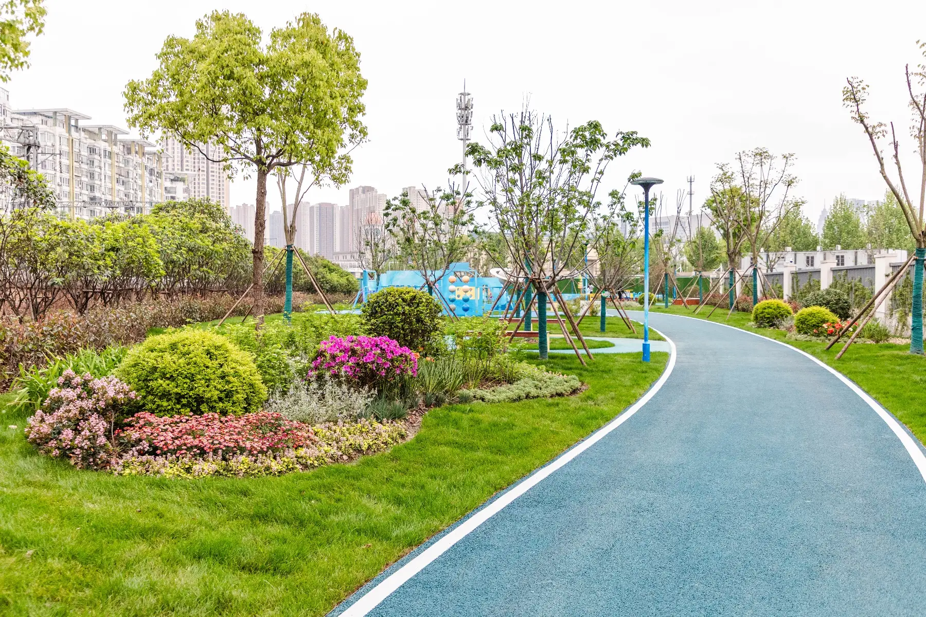 童趣點亮城市邊角地！武漢小學生親手設計鐵路旁“星河公園”