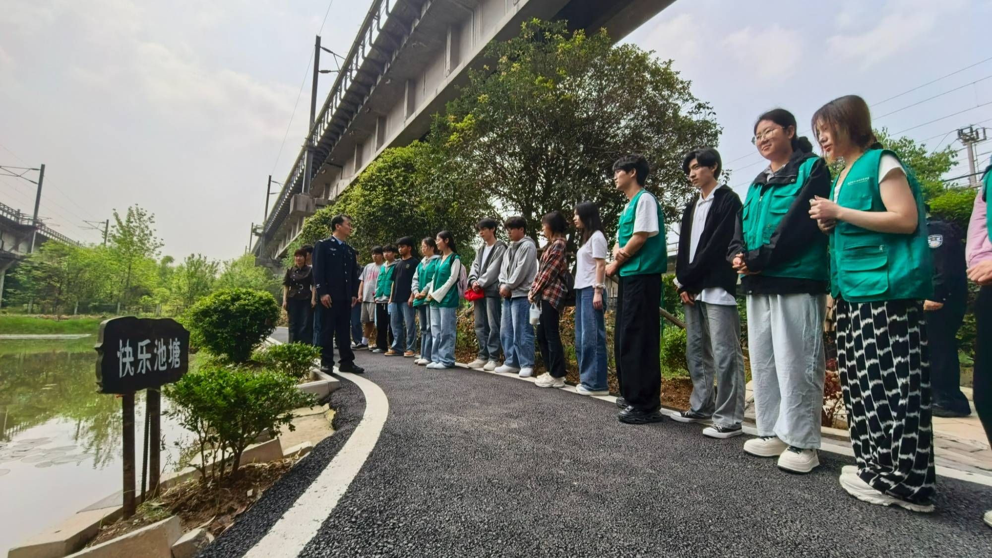 60名大學生走進鐵路警務區 學習安全知識