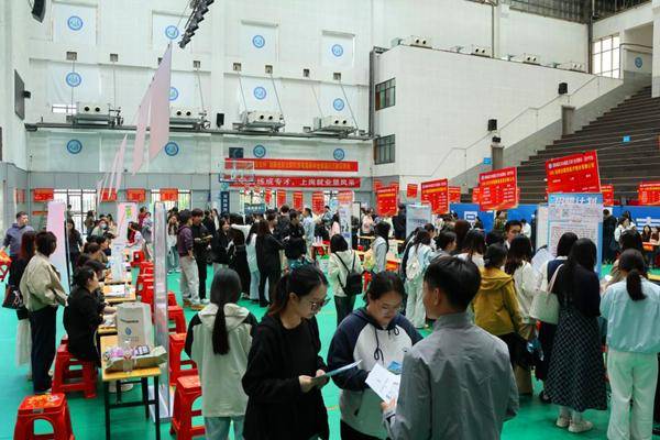 4600+崗位！湘南醫衛專場招聘會在湖南環境生物職院舉辦