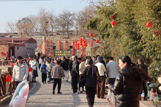 山東肥城“石頭村”裡“拾金子”，鄉村旅遊實現產業增收