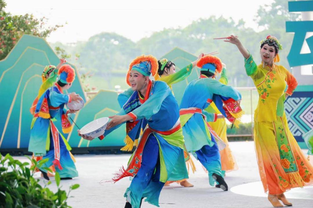 原創臨沂市原創舞蹈《喝面葉新唱》亮相“舞動南寧”全國群眾舞蹈邀請展演