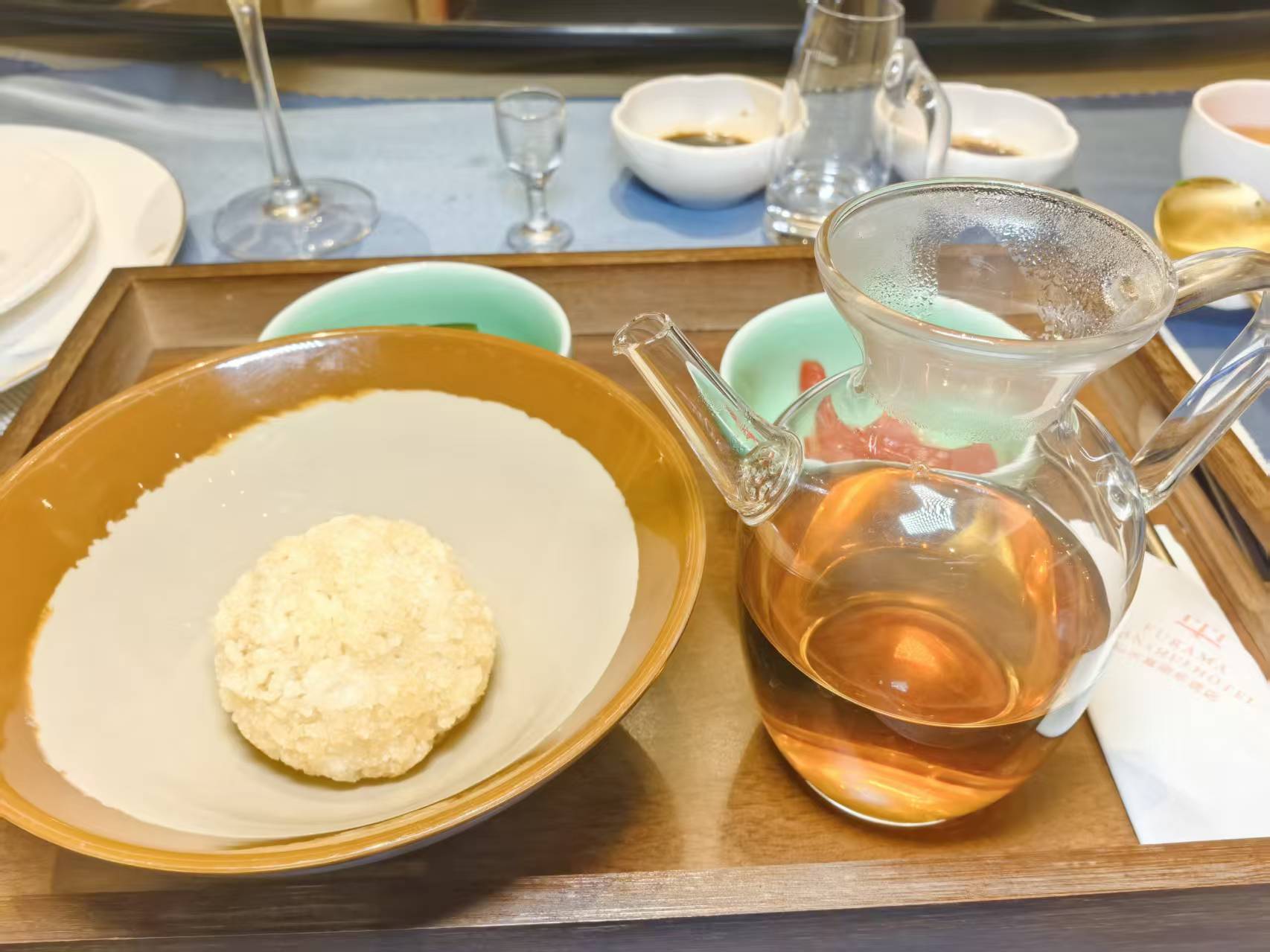 打破高階酒店美食“壁壘”武漢山水富麗華酒店啟幕小龍蝦節