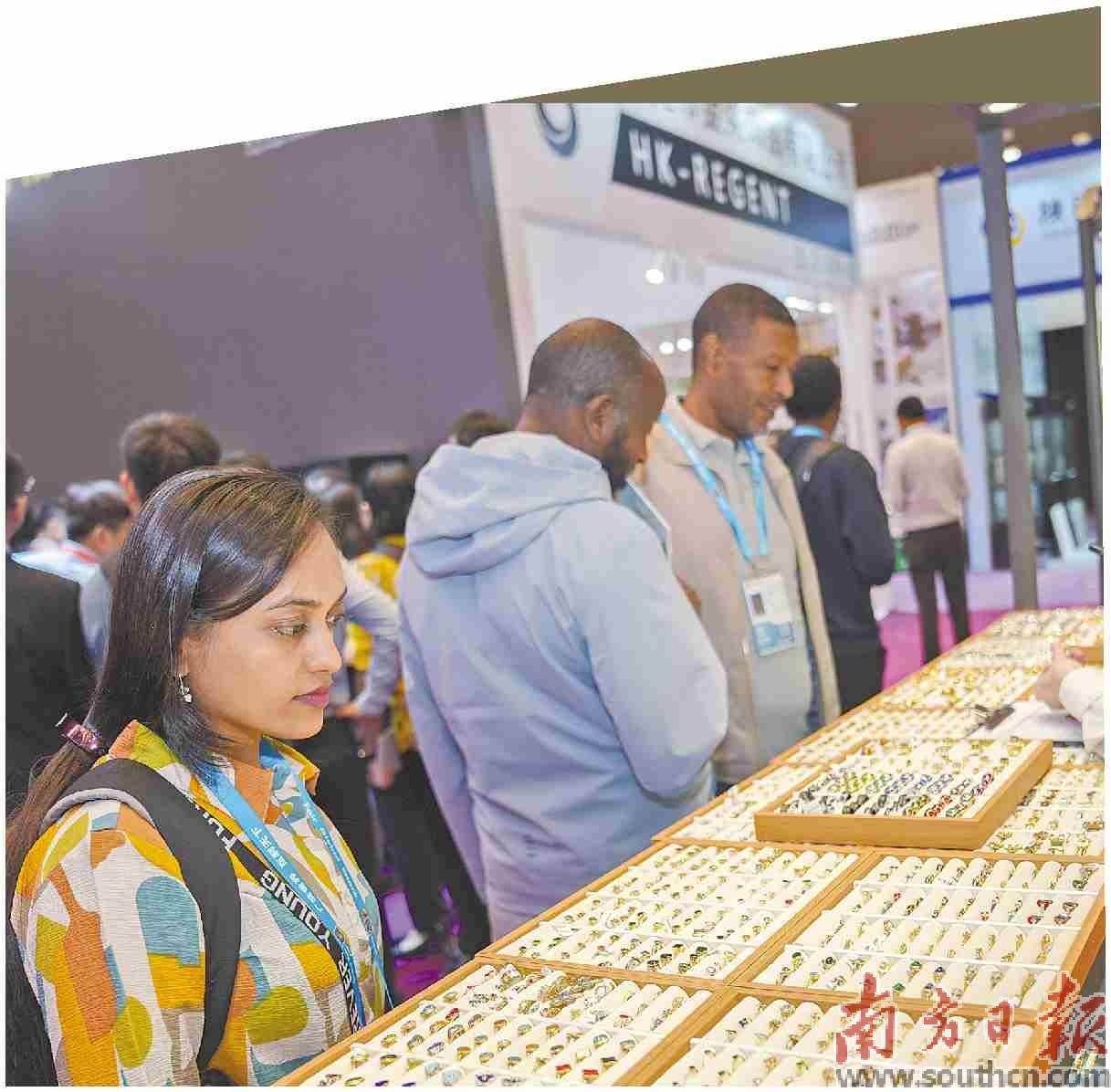 建材能發電 房屋成“動產” 衛浴會思考