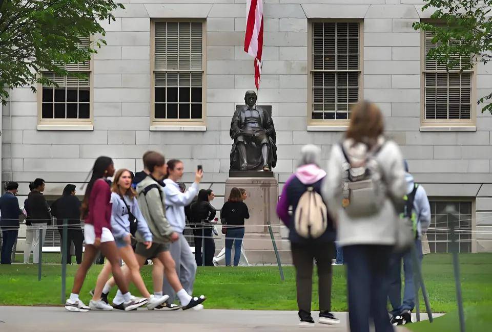 原創美國留學賽道三面楚歌：誰在贏，誰在出局？