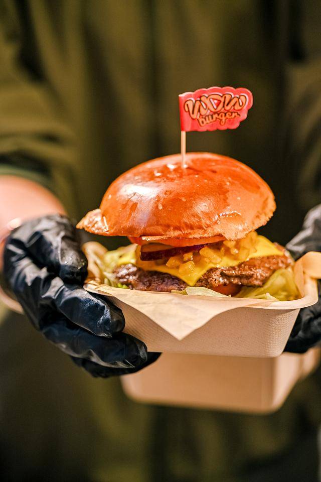 深圳首屆“吃堡漢堡節”啟幕，美食IP點燃五一消費熱潮