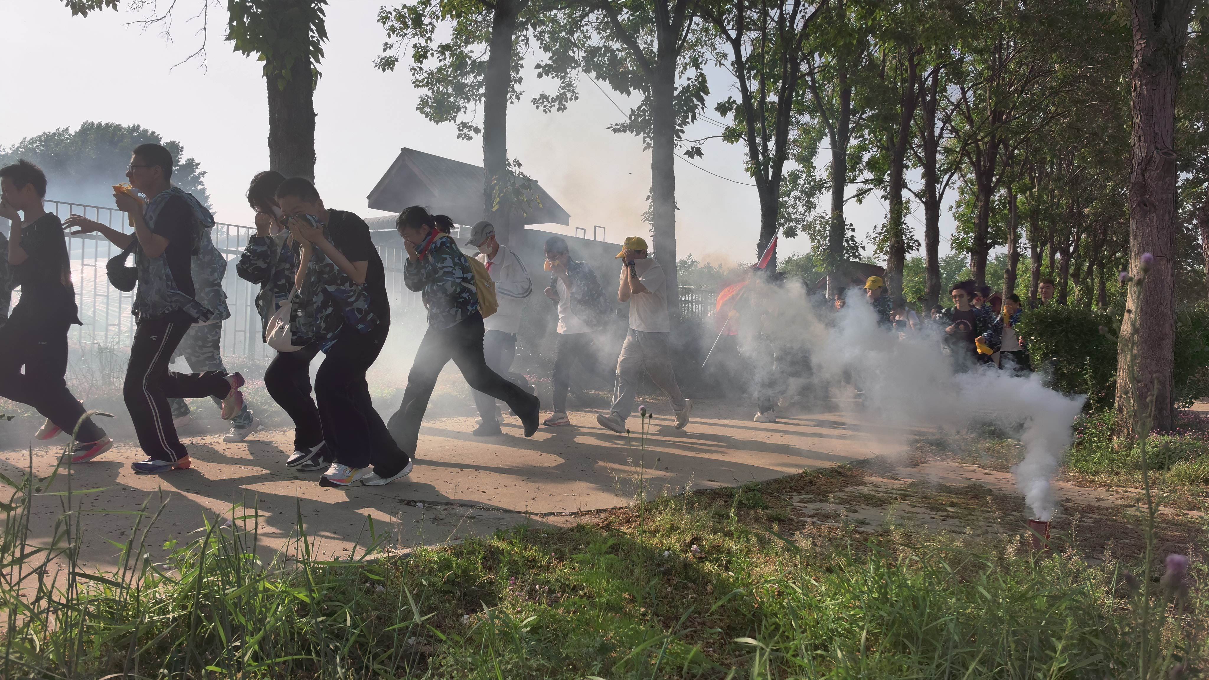 沉浸式國防教育礪血性 築牢避險自救成長根基