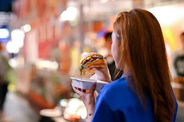 深圳首屆吃堡漢堡節啟幕 以美食IP啟用五一消費新活力