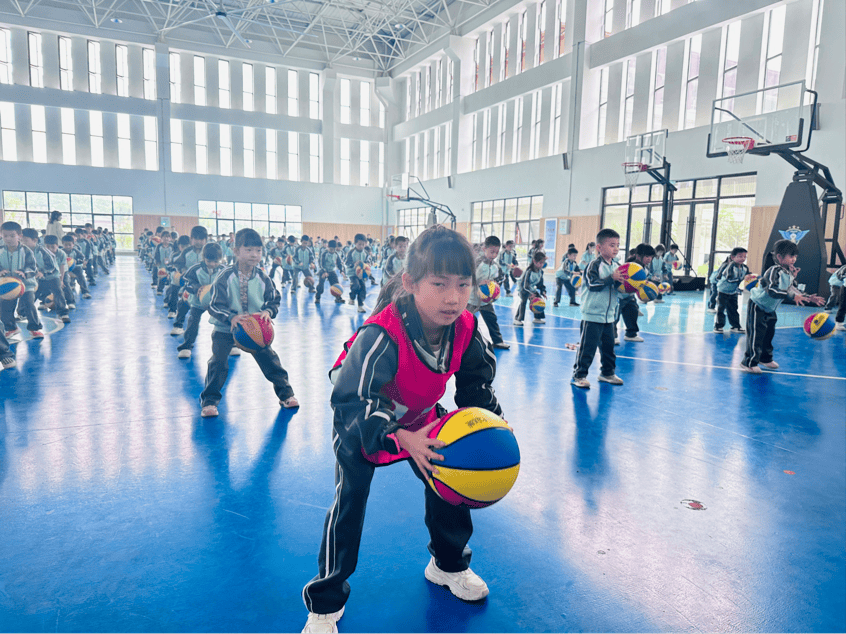 陽光體育強體魄 五育並舉促成長——尋烏縣第一小學開展陽光大課間展示活動