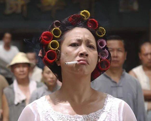 底層女性，只有兩條路可以走