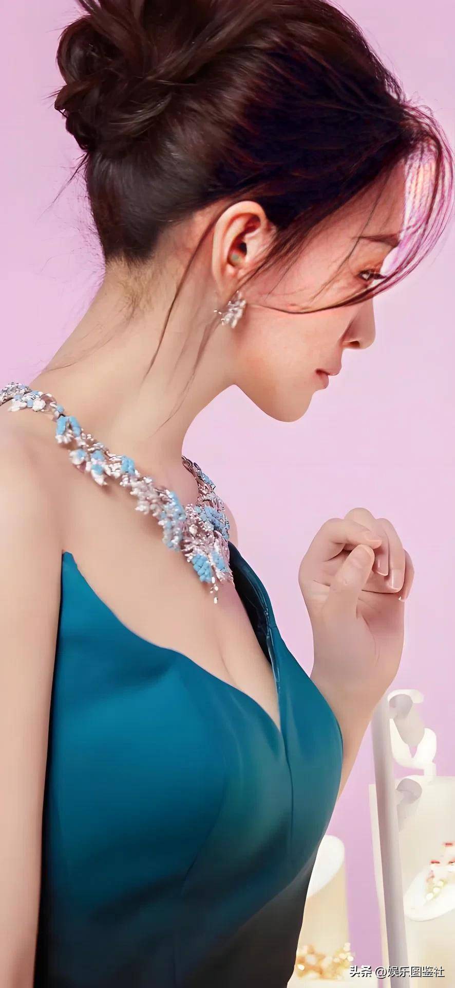 原創李小冉：歲月沉澱演技，從容綻放活出女性高光