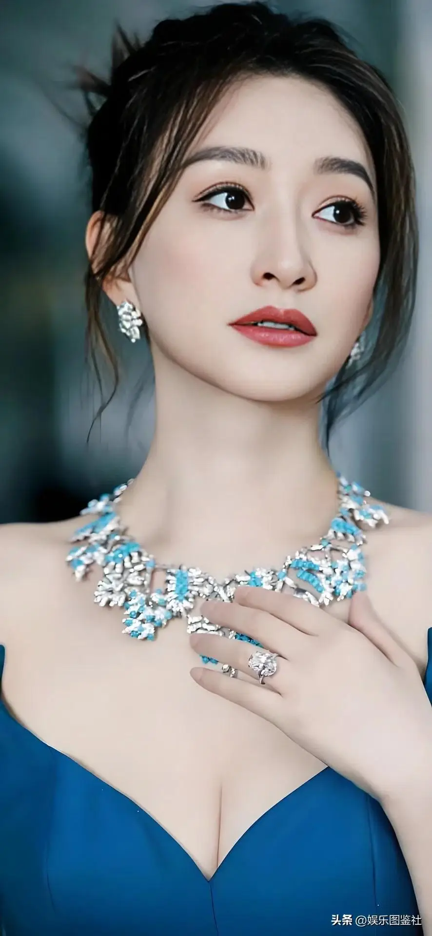 原創李小冉：歲月沉澱演技，從容綻放活出女性高光