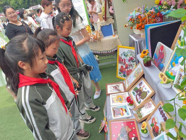 二七區淮河東路小學亮相區級勞動教育成果展評活動