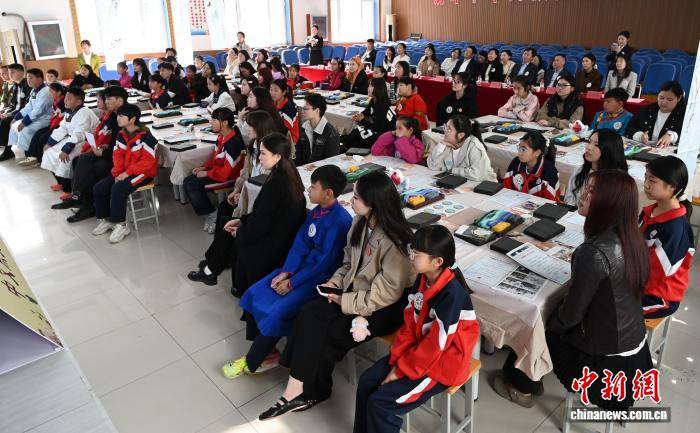 內蒙古：來華留學生與鄉村小學生共上中文課