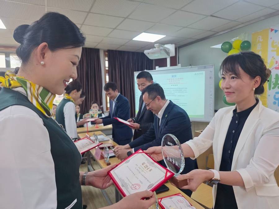 春秋航空招聘“空嫂”後續來了：27人全員畢業，“五一”後飛向藍天