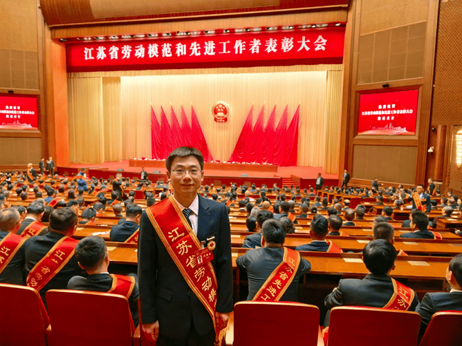 江蘇省勞動模範唐群勇：把論文寫在發酵池上，把技術融於醇香美酒