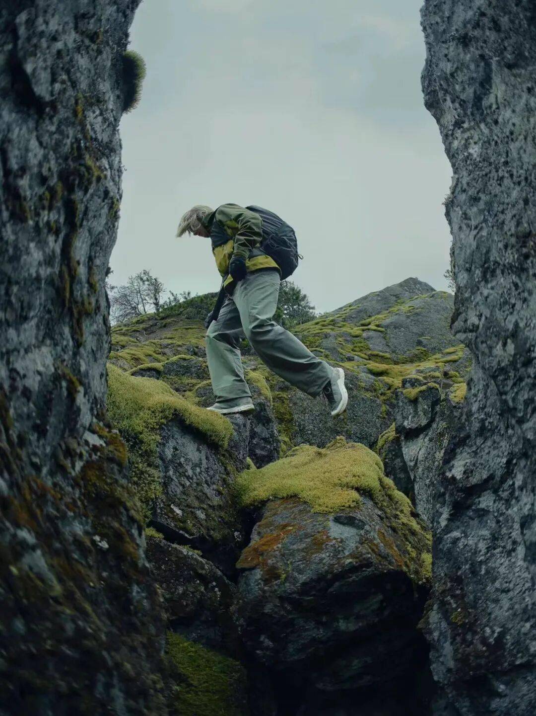 始祖鳥們砸碎貨架：一場蓄謀已久的“中產時間爭奪戰”