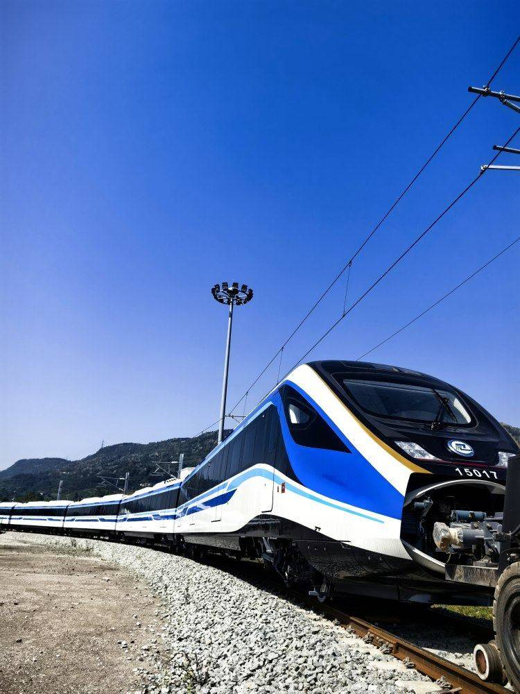 軌道交通15號線開通倒計時！兩江影視城站至井口站17列車全部到齊