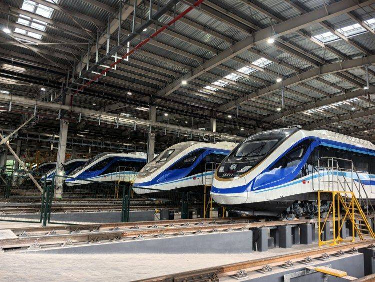 軌道交通15號線開通倒計時！兩江影視城站至井口站17列車全部到齊