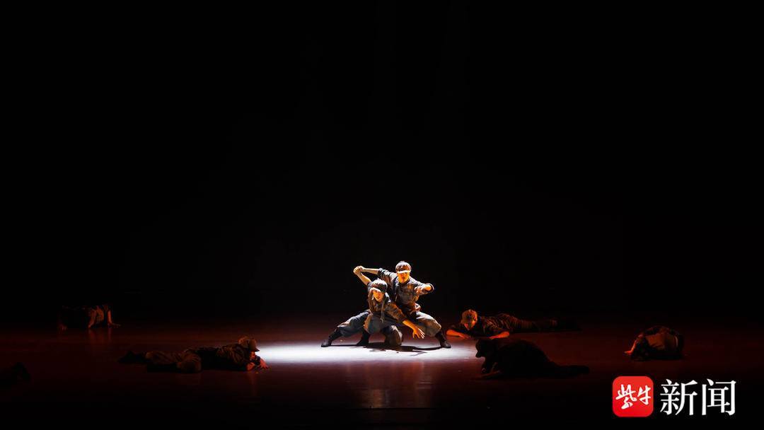 影片｜高雅藝術進校園 舞蹈詩劇《仰望蒼穹》以舞傳情致敬英雄