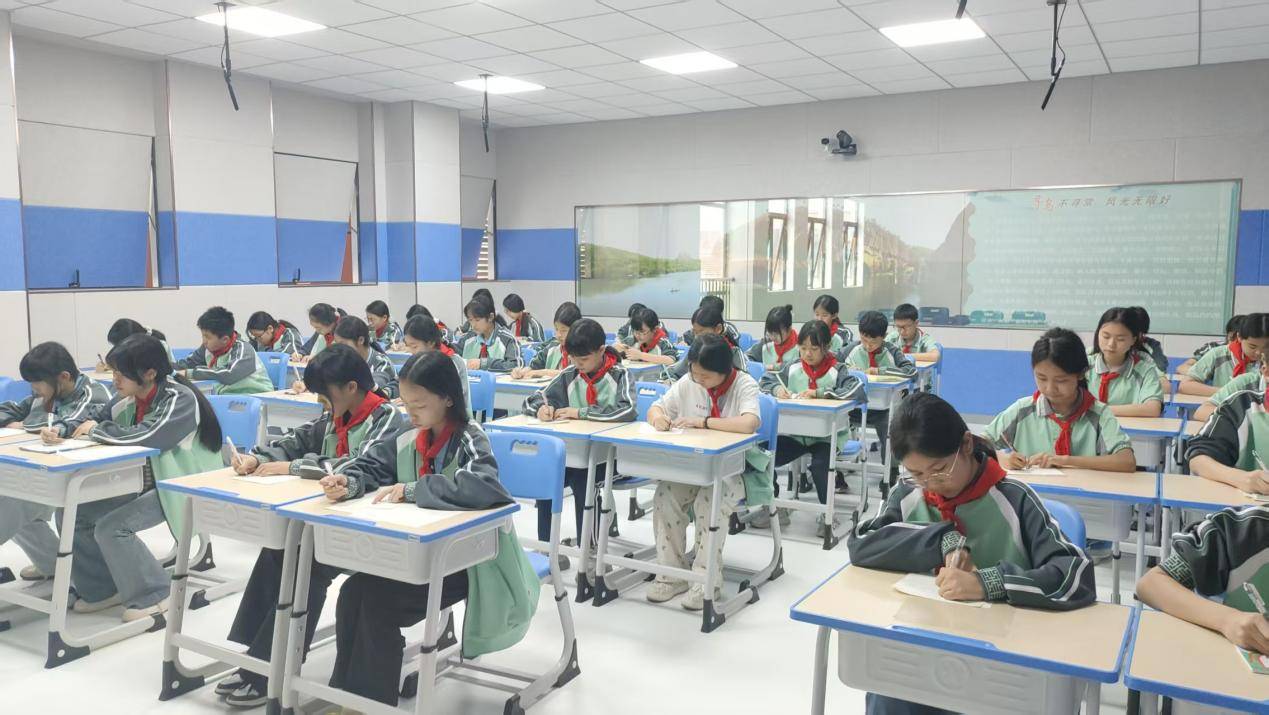 書香潤童心 閱讀伴成長 ——尋烏縣第一小學讀書節暨午間閱讀成果展示活動