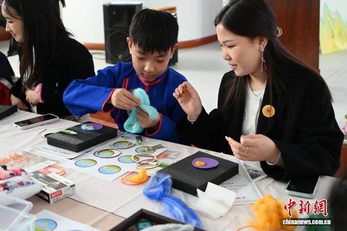 內蒙古：來華留學生與鄉村小學生共上中文課