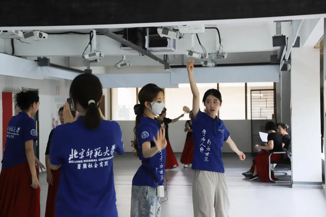 當二十歲遇見六十歲：濟南這堂康養舞蹈課，跳出了跨代陪伴新模樣