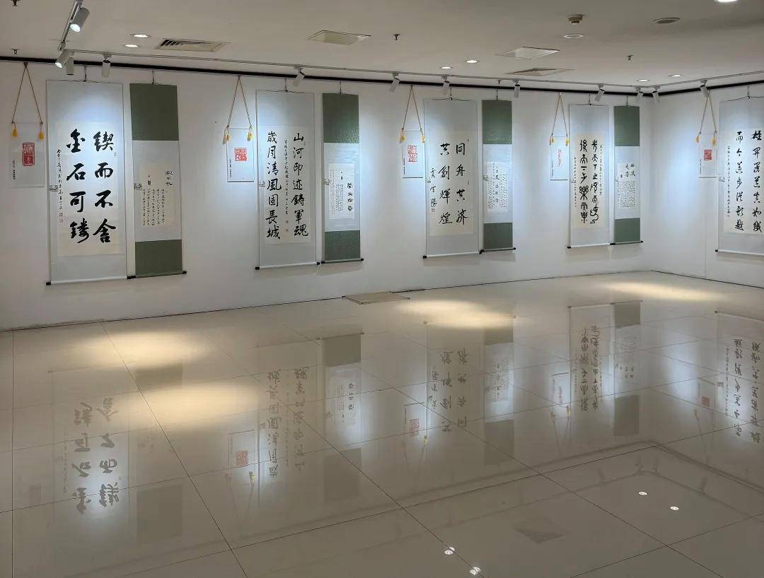 “磐石印跡”書法篆刻名家集萃展在北京開幕